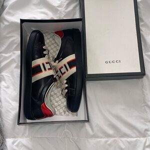 GUCCI SNEAKERS SIZE 9.5 - 10.5